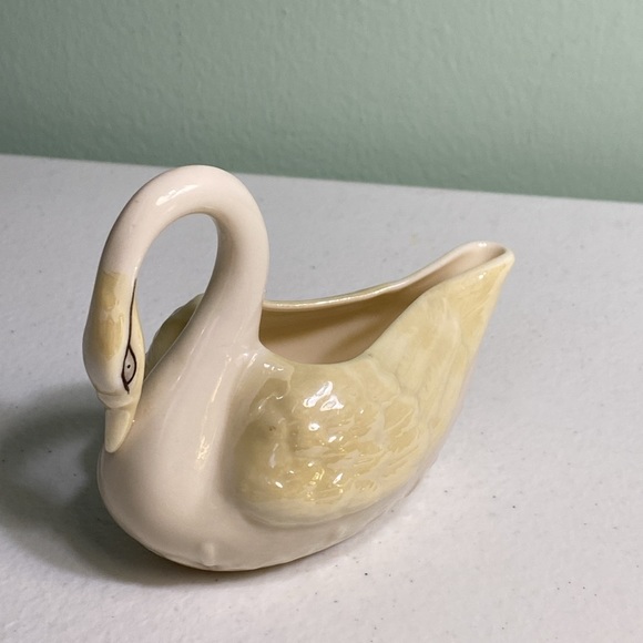 Vintage Belleek Ireland Swan Porcelain Creamer - Picture 3 of 10